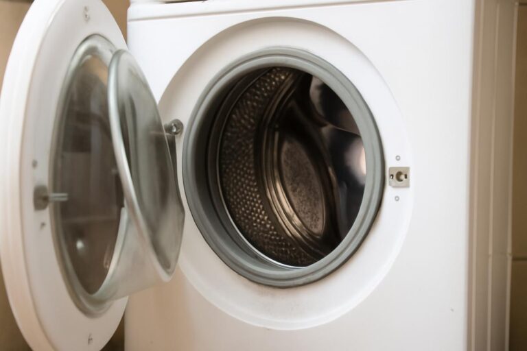 Why your washing machine still smells clean but isnt