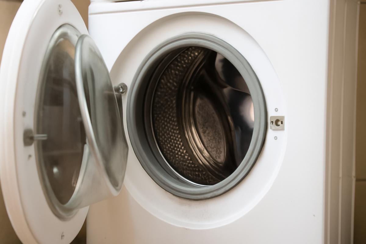 Why your washing machine still smells clean but isnt